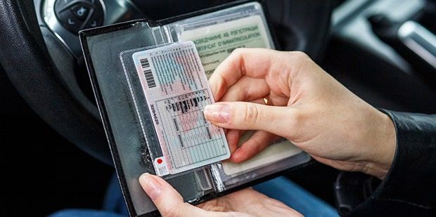 Если "лишенец" за "правами" не явился, они будут храниться в ГАИ в течение двух лет. Выдача и замена "прав". Что нового?