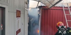В Гродно горел торговый павильон: спасатели ликвидировали пожар