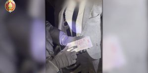 В Беларуси за взятки задержаны гендиректор и заместитель дорожно-строительной компании. Их взяли с поличным