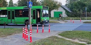 В Лиде нашли способ заставить велосипедистов снижать скорость на переходе