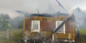 Молния ударила в дом – он сгорел. 4 пожара произошло в Принеманье в минувшие сутки