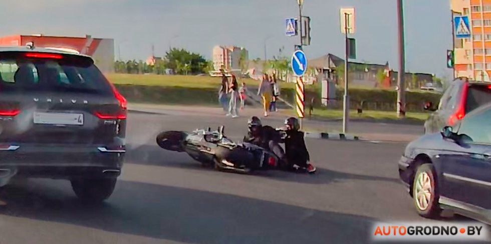 Мотоаварию в Гродно засняли с двух сторон