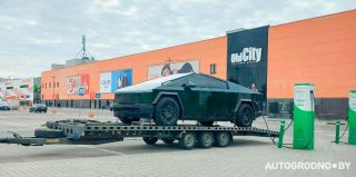 В Беларусь массово въезжают Tesla Cybertruck. Первый уже в Гродно