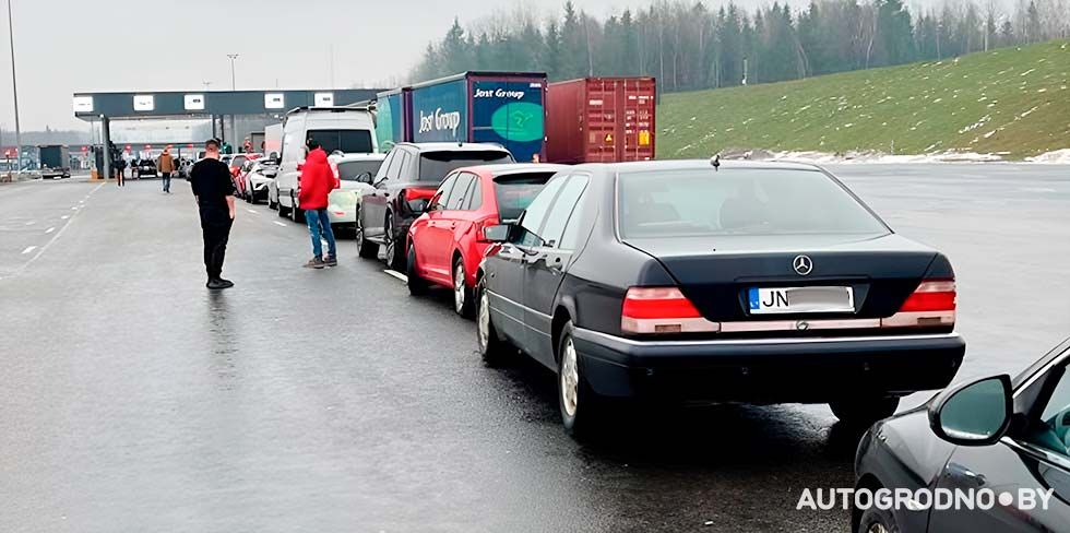 В Беларуси увеличат стоимость страховки для иностранных авто