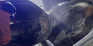 Рано утром в Ольшанке горел автомобиль. Похоже, началось всё с салона, поскольку он и выгорел