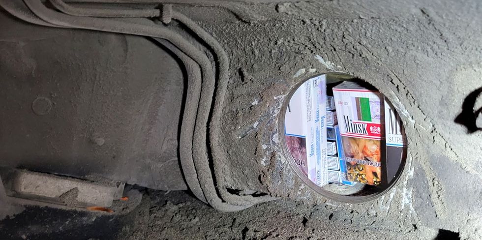 За один день из Беларуси на литовскую границу приехало 3 "сигаретчика". Вышло по 400 пачек на автомобиль