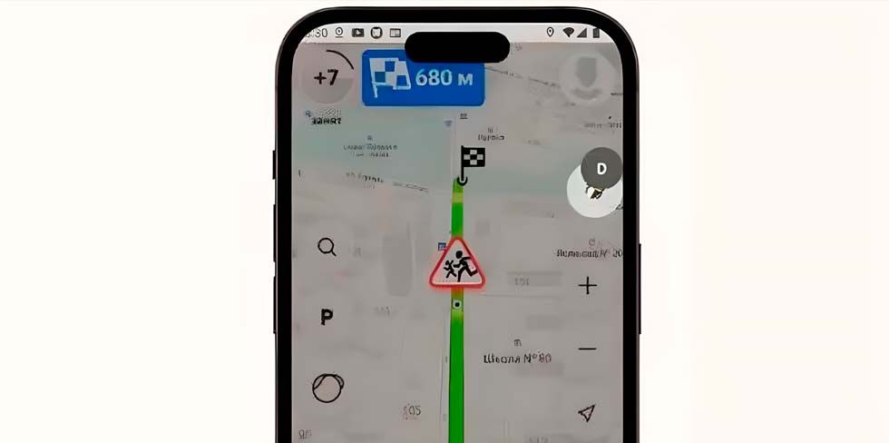С 1 сентября Яндекс просит водителей следить за скоростью рядом с учебными заведениями