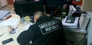 Серую схему в такси раскрыл Госконтроль: таксопарк платил водителям "в конвертах". Ущерб – почти полмиллиона