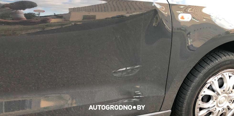 "День сурка по-гродненски": мужчине снова побили VW Polo, снова на Пестрака, а виновник снова скрылся. Отзовется на этот раз?