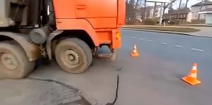 В Щучине мужчина сначала оказался в "слепой зоне", а потом – под МАЗом. Приговор вынесли и водителю, и собственнику грузовика